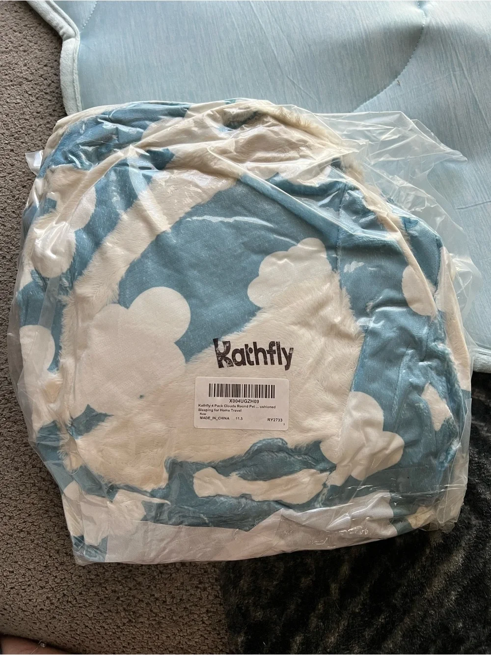 Kathfly 4 Pack Clouds Round Pet Mats for Home Travel.